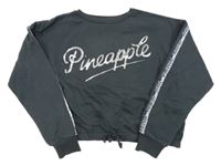 Antracitová crop mikina s nápisem a pruhem na rukávu Pineapple