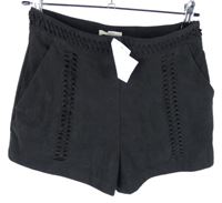 Nové - Dámské černé semišové kraťasy s perforovaným vzorem H&M