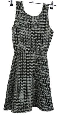 Dámské černo-bílé vzorované šaty Pull&Bear 