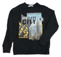 Černá mikina s mrakodrapy a taxi H&M