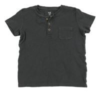 Tmavošedé žebrované tričko s knoflíky a kapsou C&A